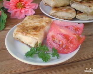 Жареный лаваш с начинкой