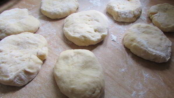 арабская лепешка bint al-sahn