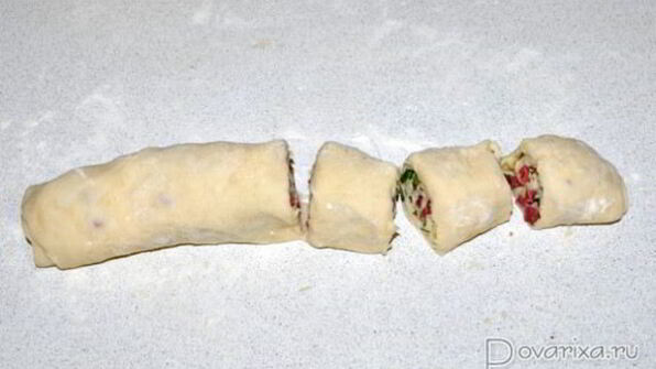 быстрые лепешки с колбасой и сыром