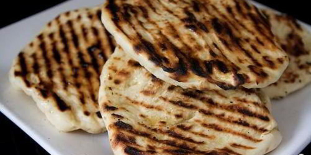 Рецепт чесночных лепешек наан