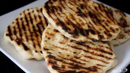 Чесночные лепешки наан