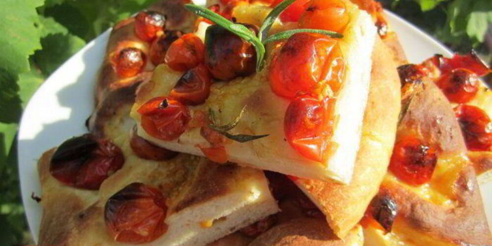 Рецепт фокаччи на картофельном тесте с черри