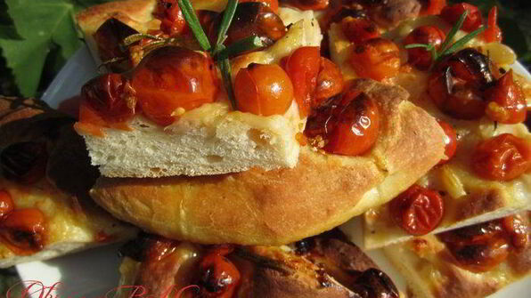 фокачча на картофельном тесте с черри