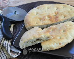 Фокачча с сырами разных сортов