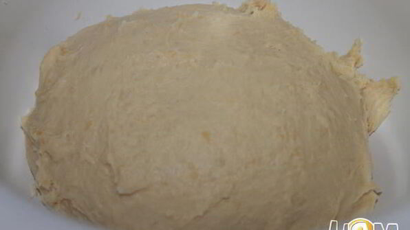 фокачча с сыром и песто из зеленого лука