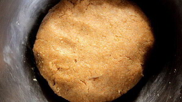 хлебные лепешки с горчичным маслом