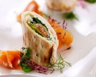 Копченая норвежская семга в лепешке