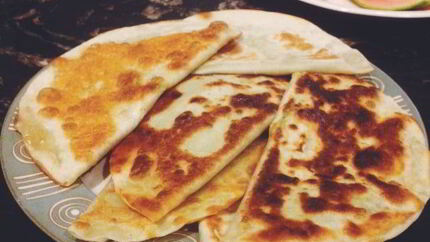 Лепешки с курицей и зеленью