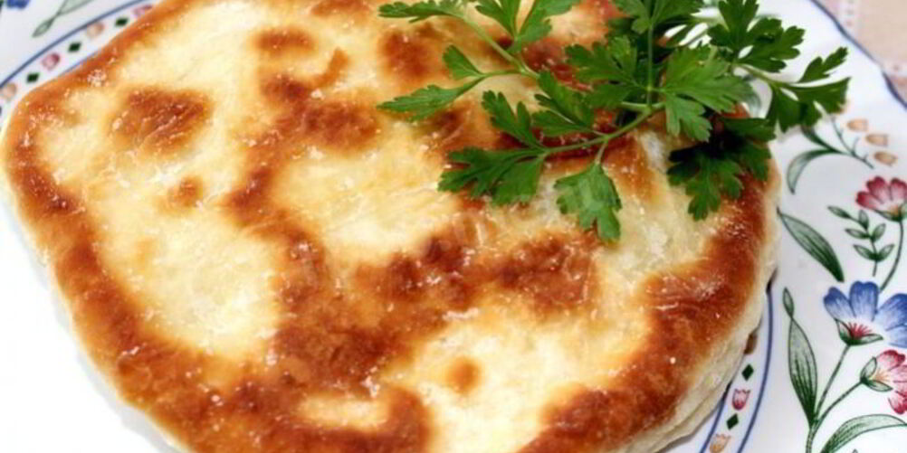 Рецепт лепешек с сыром и зеленью на сковороде
