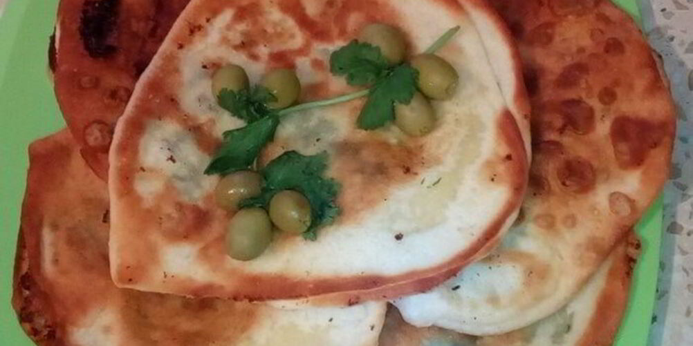 Рецепт лепешек с творогом и кинзой