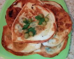 Лепешки с творогом и кинзой