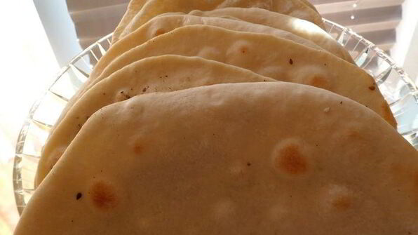 манаиш-лепешки с сыром и кунжутом, заатаром