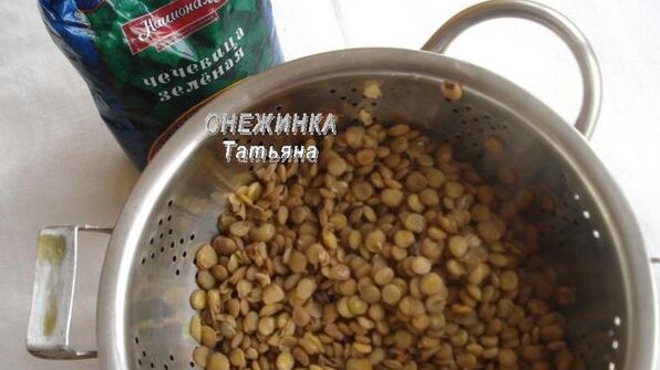 постное карри из чечевицы с чечевичными лепешками