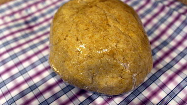 яйцо с овощами и лепешками