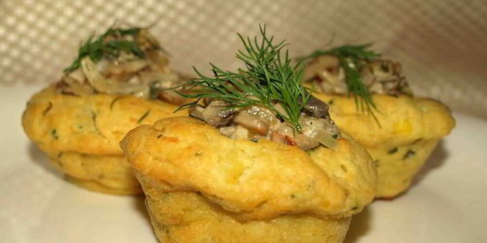 Рецепт картофельных маффинов с грибной начинкой