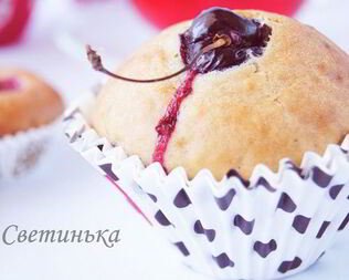 Маффины с черешней