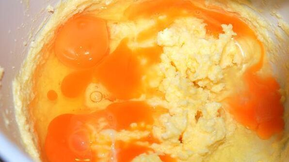 маффины с малиновым кремом и шоколадом