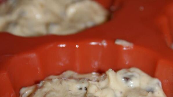 маффины с малиновым кремом и шоколадом