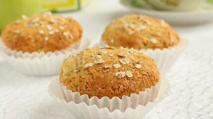 Маффины с овсяной мукой и яблоками