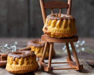 Морковные маффины с миндальной мукой и карамелью