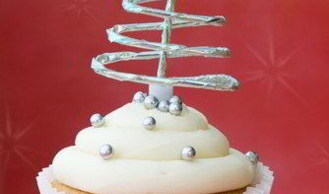 Новогодние маффины с белым и темным шоколадом