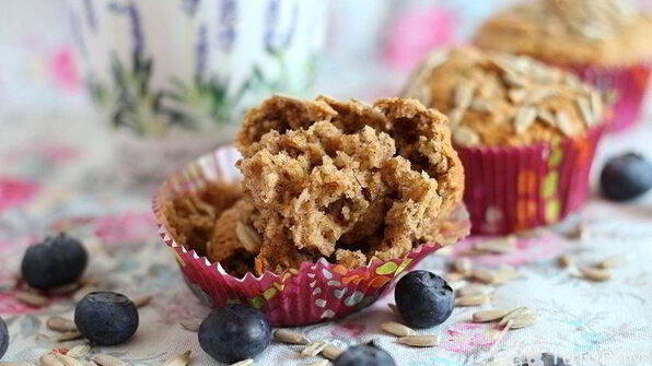 ореховые маффины с отрубями и семечками