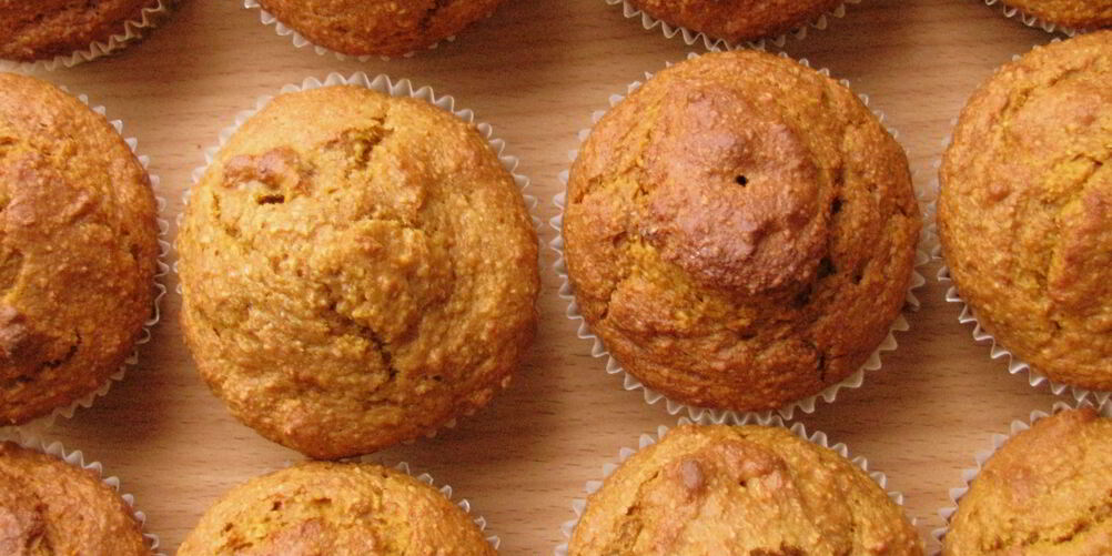 Рецепт овсяных маффинов с тыквой, орехами и пряностями