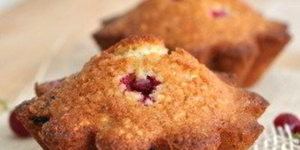 Рецепт постных овсяных маффинов с красной смородиной