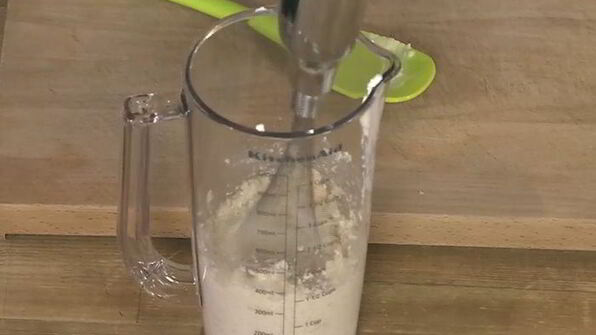 сливочные маффины с клюквой и вишней