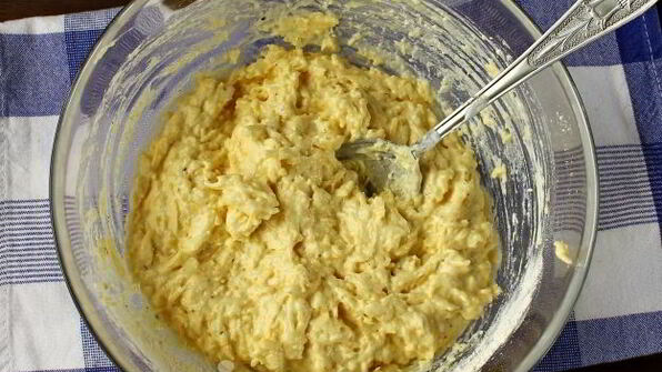 сырные маффины с ветчиной и яйцом