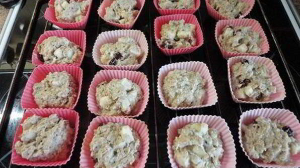 яблочные маффины с вишней