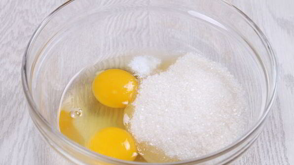 манник с черной смородиной