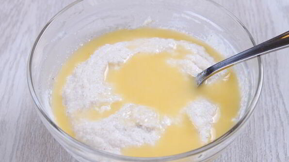 манник с черной смородиной