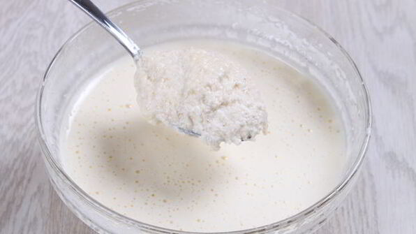 манник с черной смородиной