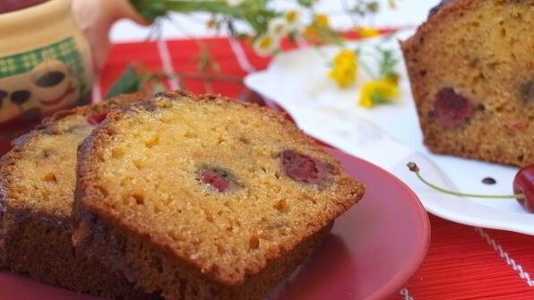 манник с вишнями