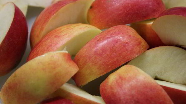 шоколадный манник с карамельными яблоками