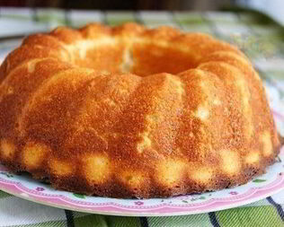 Творожный манник с ванилью и ягодами