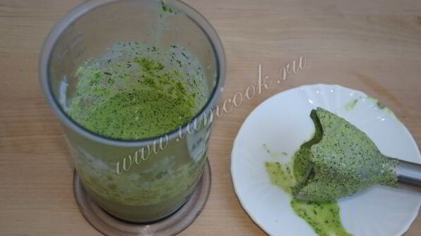 зеленые мини-манники с сыром в мультиварке