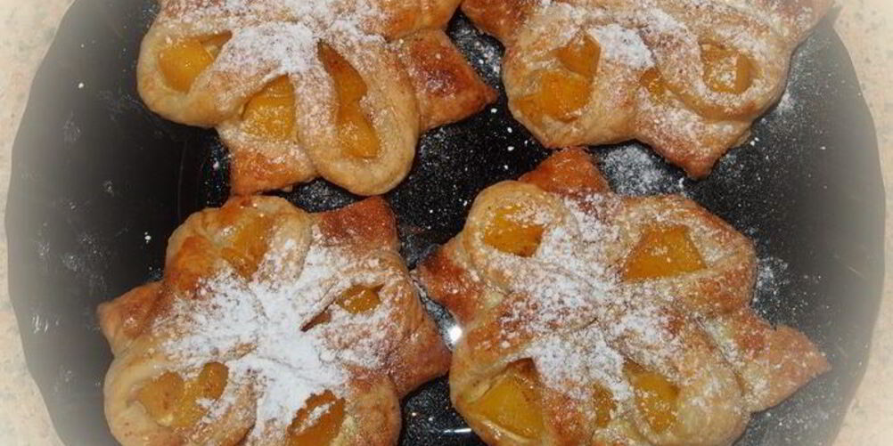 Рецепт нежных персиковых слоек