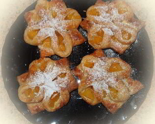 Нежные персиковые слойки