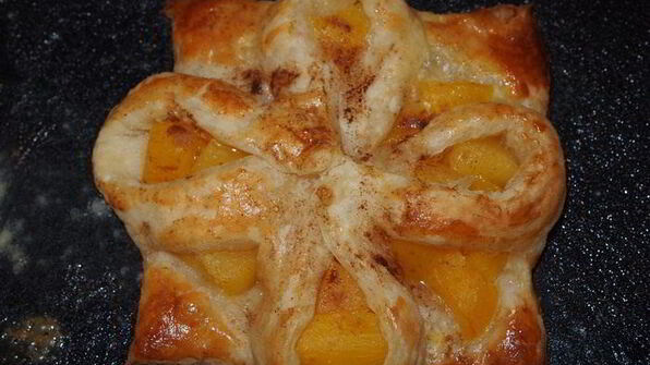 нежные персиковые слойки