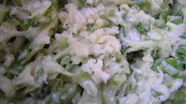 кабачковые оладьи с зеленым луком