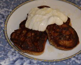 Медовые оладьи с имбирем, гвоздикой и корицей