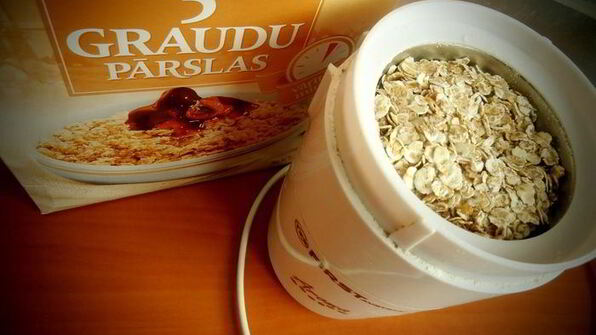 оладушки из китайской капусты с брынзой