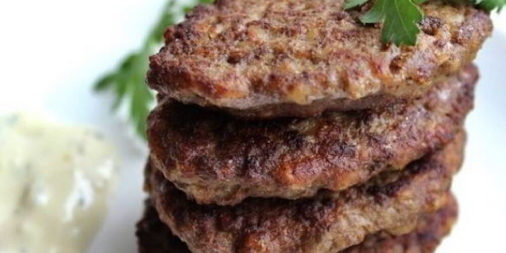 Рецепт оладий из печени с жареным луком