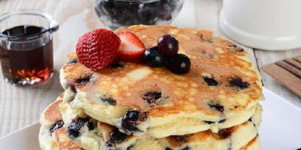 Рецепт оладий с черникой