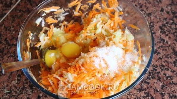 сладкие оладьи из кабачков и моркови
