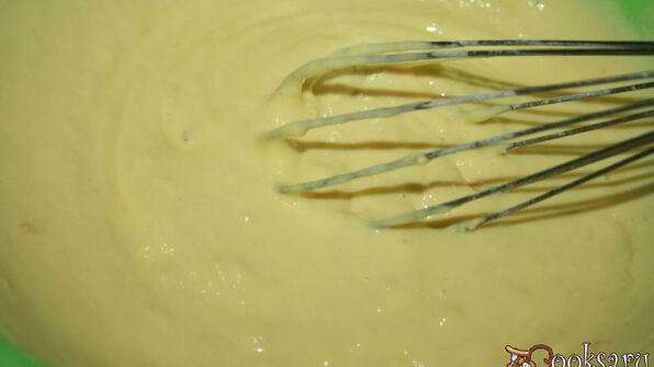 солнечные оладьи на питьевом йогурте с кусочками фруктов