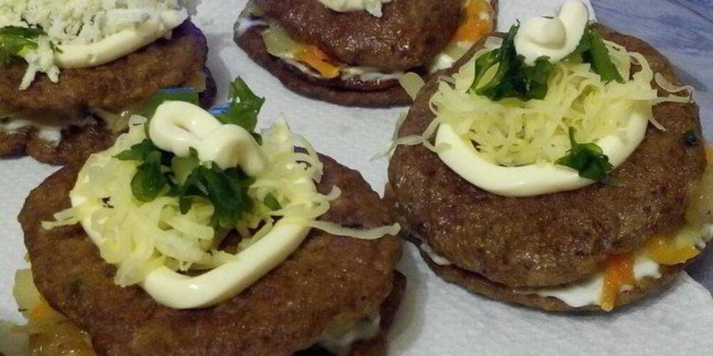 Рецепт печеночных слоек