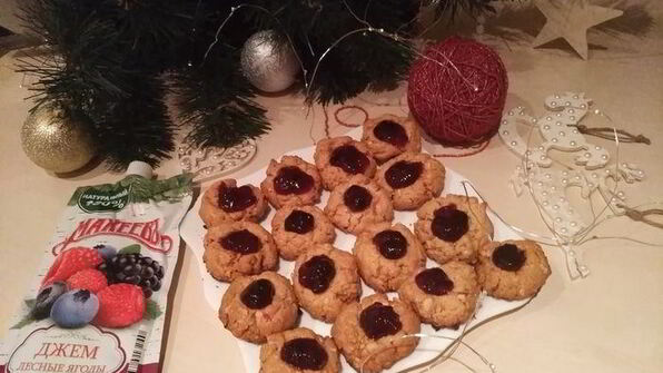 новогоднее печенье с арахисом